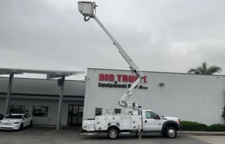 White bucket Truck